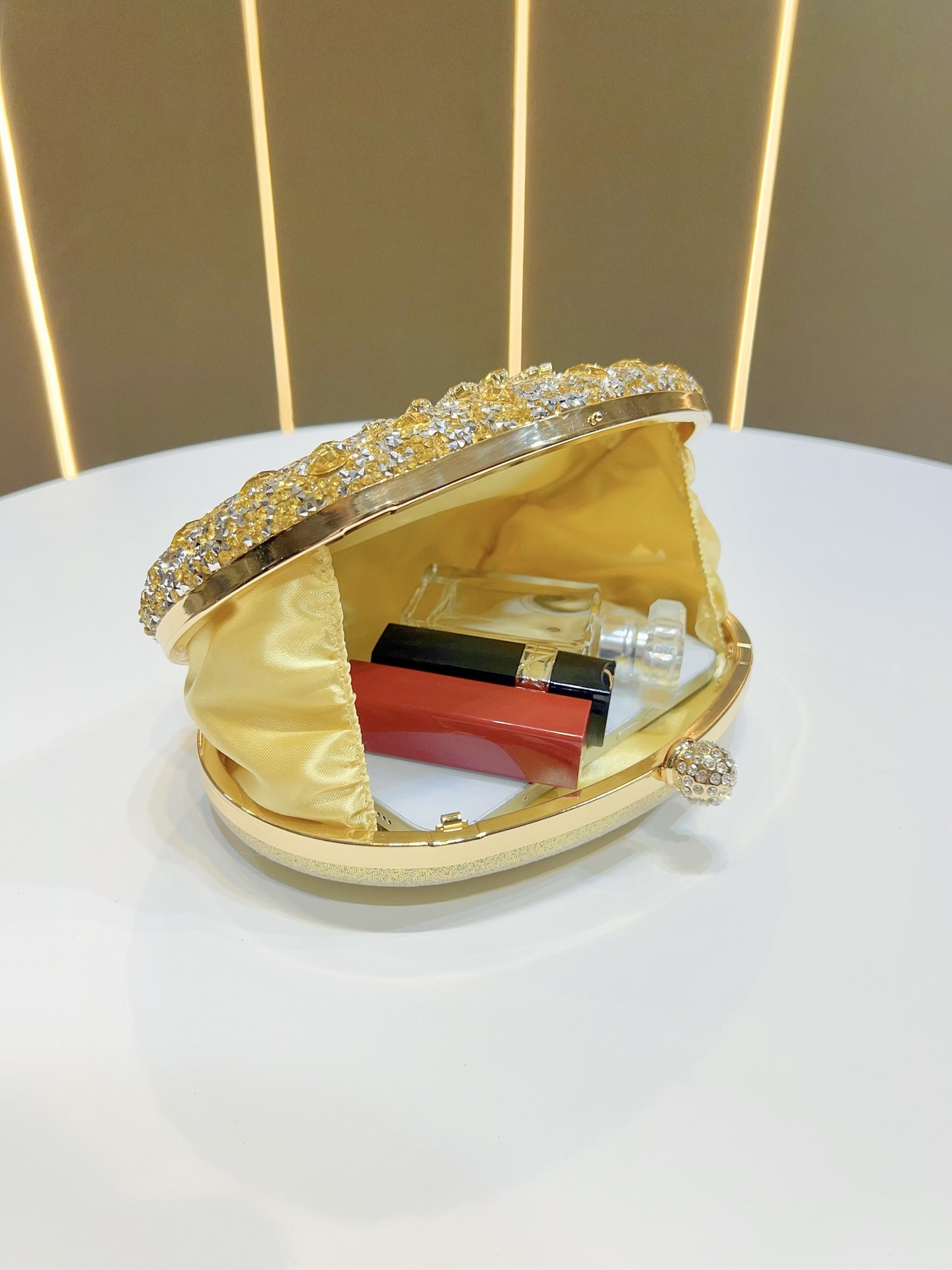 Luxury Sunflower Rhinestone Clutch – Luxury Shine for Special Occasions