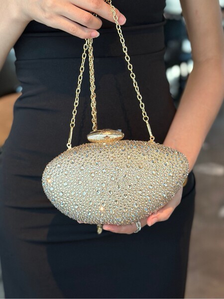 Sparkle Retro diamond clutch perfect for elegant nights & statement looks